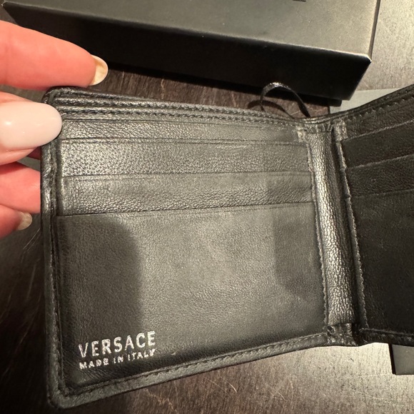 Versace Men’s Wallet Black Leather - Picture 4 of 4